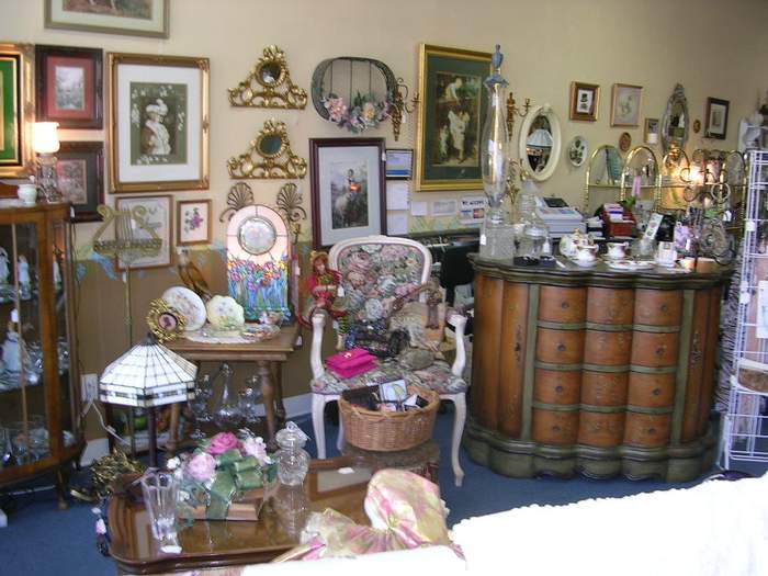 Linda's Fine Things Antiques & Collectables