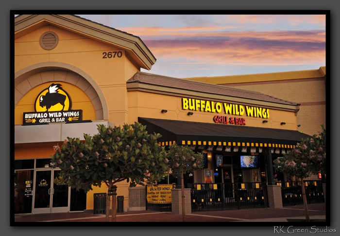 Buffalo Wild Wings Grill & Bar 